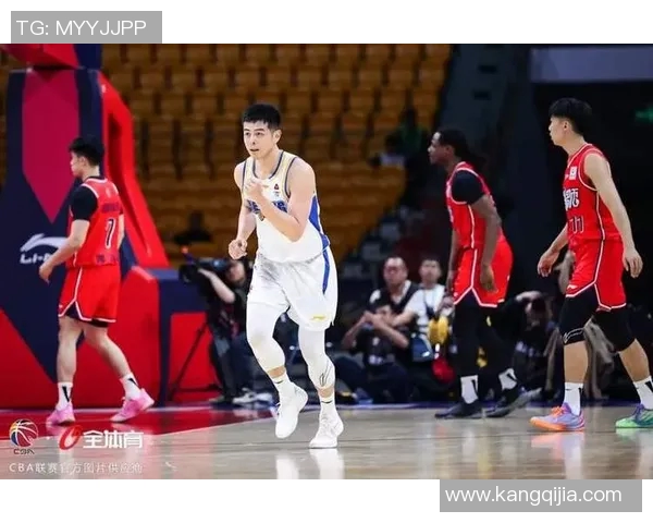 方硕在赛场上的崛起与挑战：从新星到领军人物的成长之路