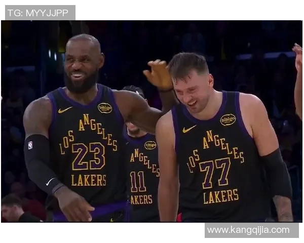 湖人队与老鹰队2017年精彩对决回顾及赛季亮点分析