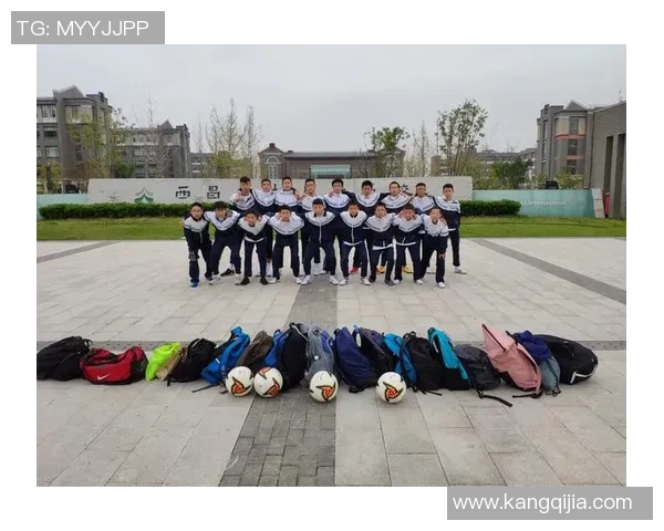 篮球中央脉搏与北方星的巅峰对决谁将赢得荣耀与未来 篮球中央脉搏与北方星的巅峰对决谁将赢得荣耀与未来