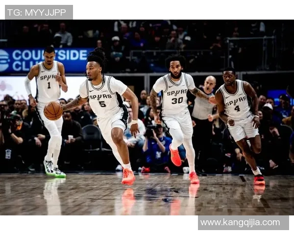雷霆与马刺激战三月十一日NBA赛场精彩瞬间回顾与分析 雷霆与马刺激战三月十一日NBA赛场精彩瞬间回顾与分析