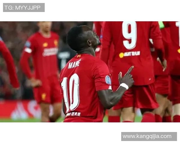 马内：从足球场上的闪耀之星到全球体育偶像的成长之路